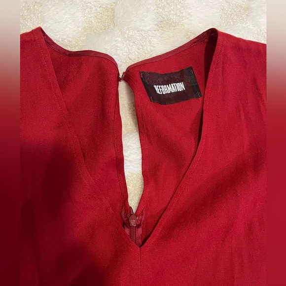 Reformation Durham Red V-Neck Mini Crepe Dress in Crimson • Size 4 - Picture 3 of 12